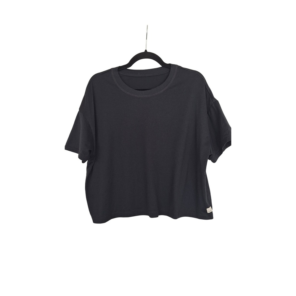Vuori Zephyr Crop Tee Black Short Sleeve Relaxed Boxy Activewear Top